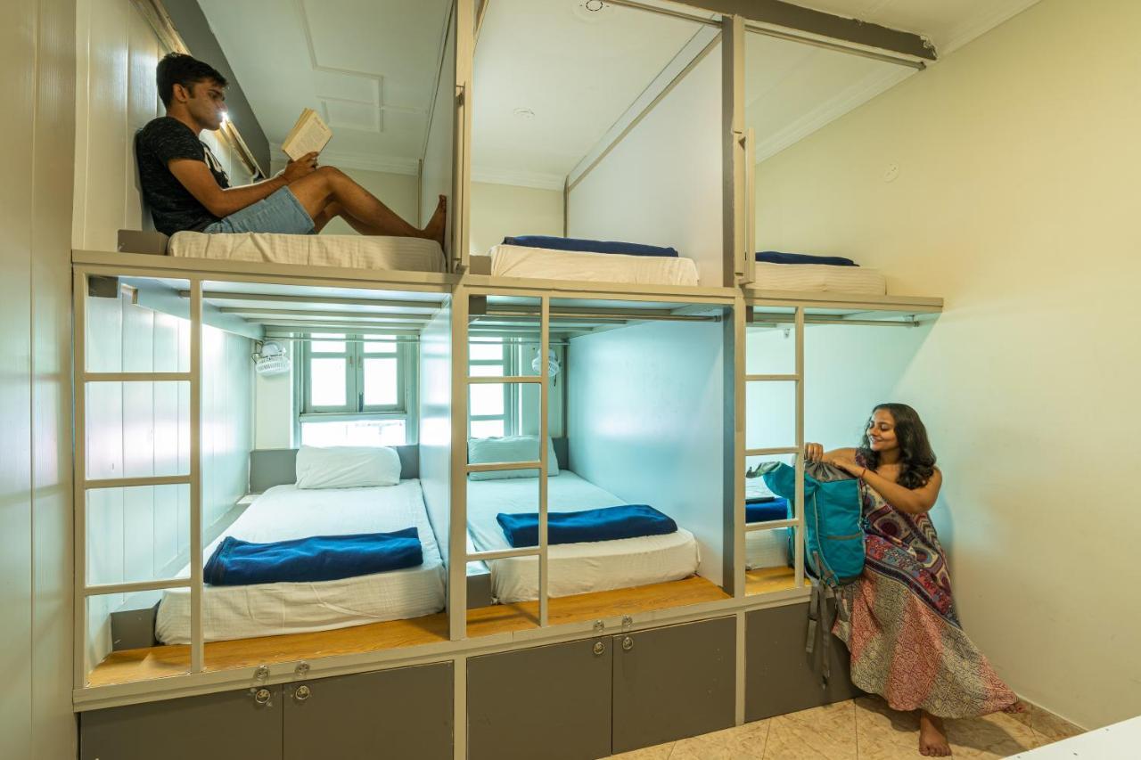Madpackers Rishikesh Laxman Jhula Hostel Exterior photo
