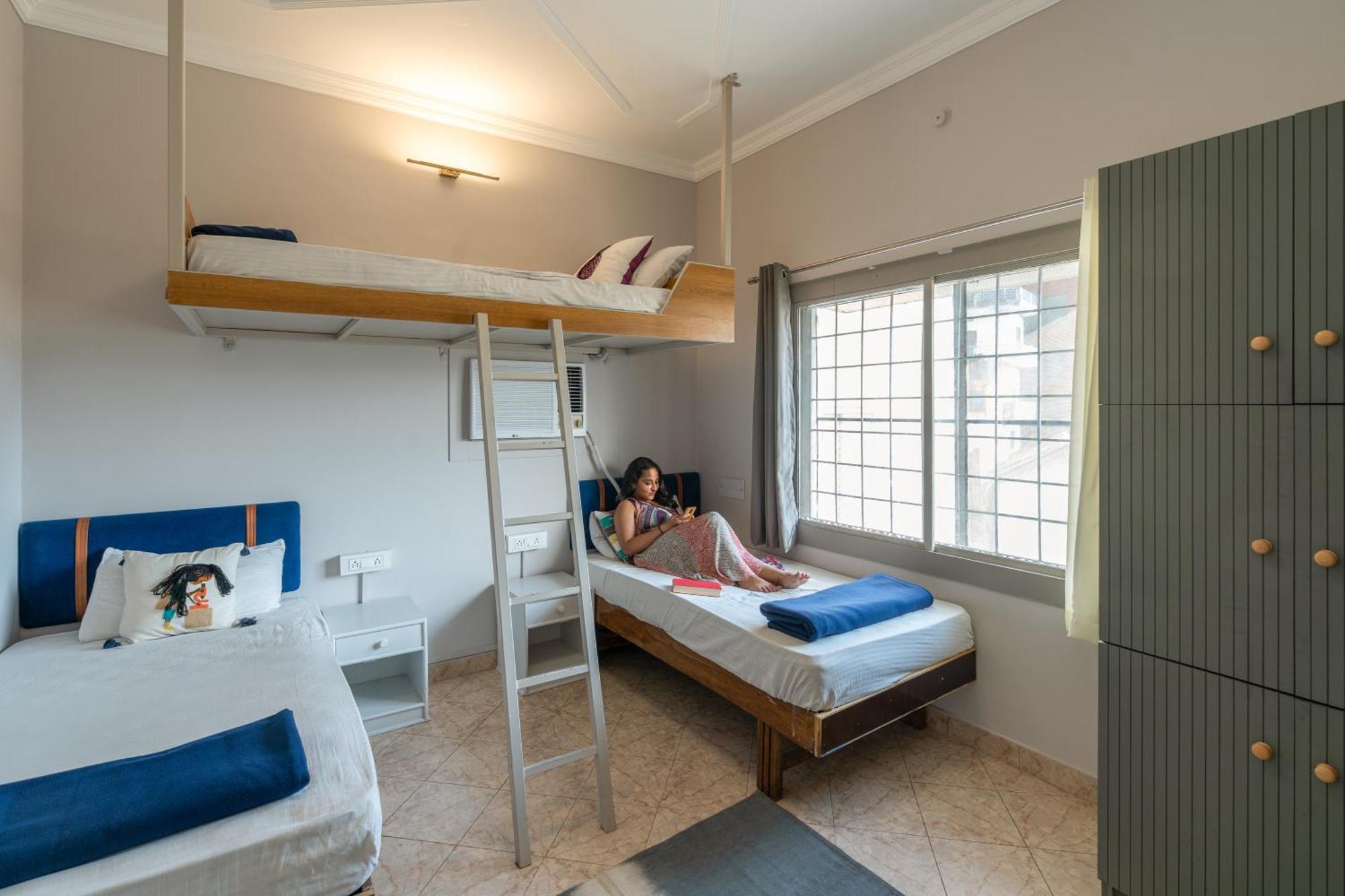 Madpackers Rishikesh Laxman Jhula Hostel Exterior photo